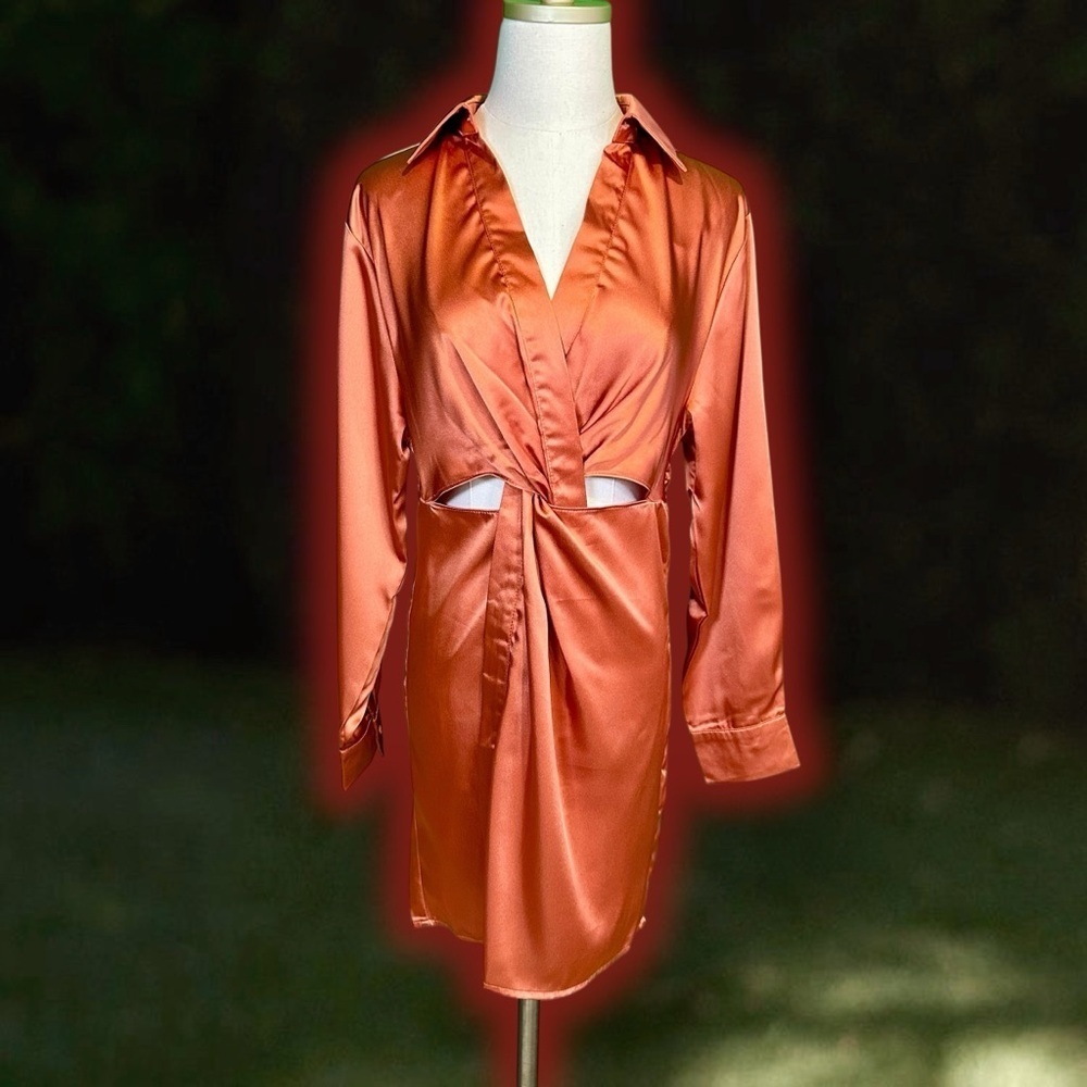 NWT 4SI3NNA ‘Isra’ Long Sleeve Mini Dress w/ Cutout Twist Detail in “Rust” Sz S